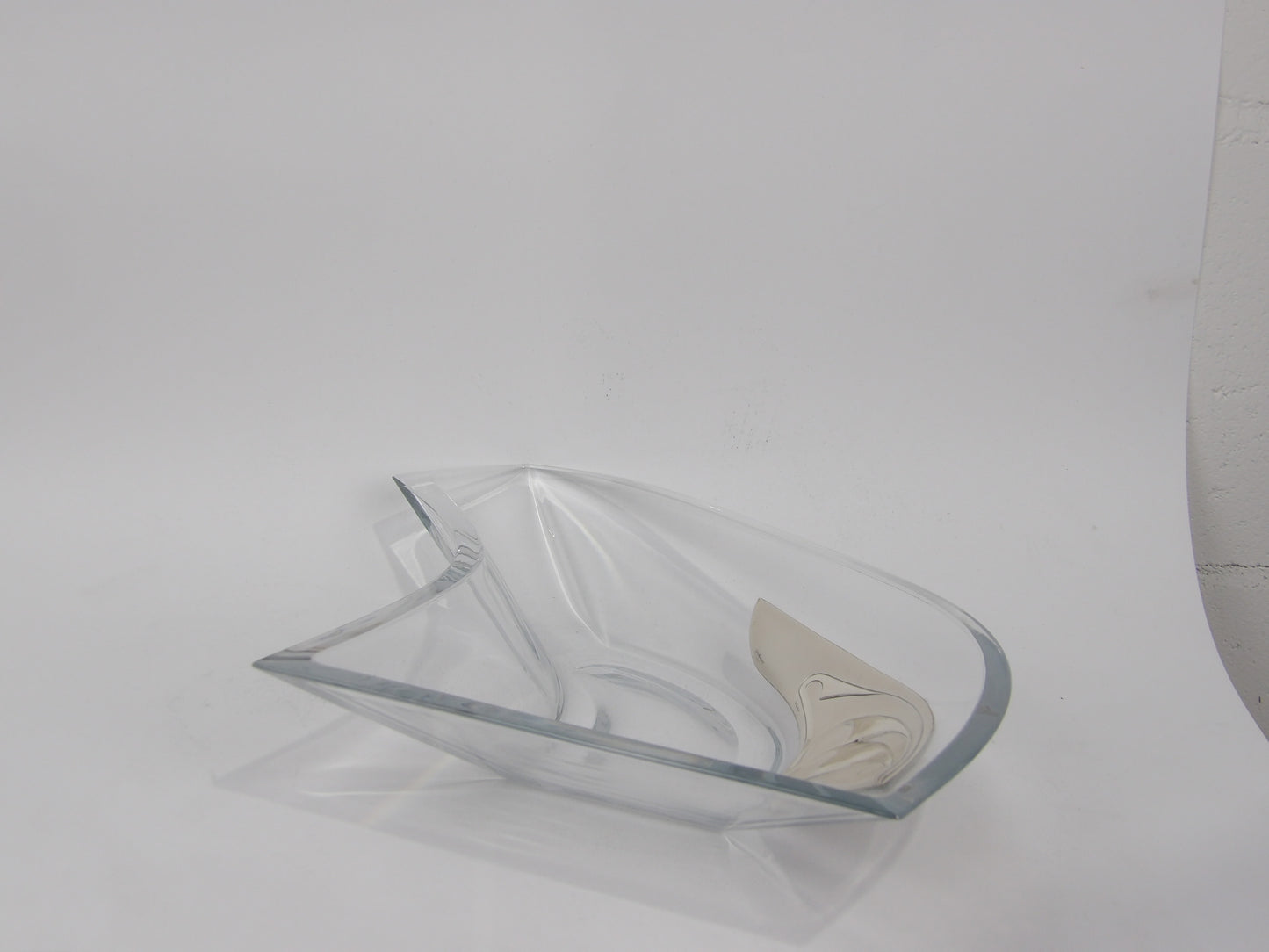 Crystal bowl with decoration in silver-coated bilaminate