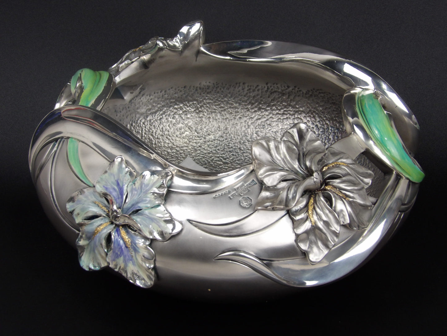 Centerpiece 'Flowers' in Silver Resin Painted with Color and Gold