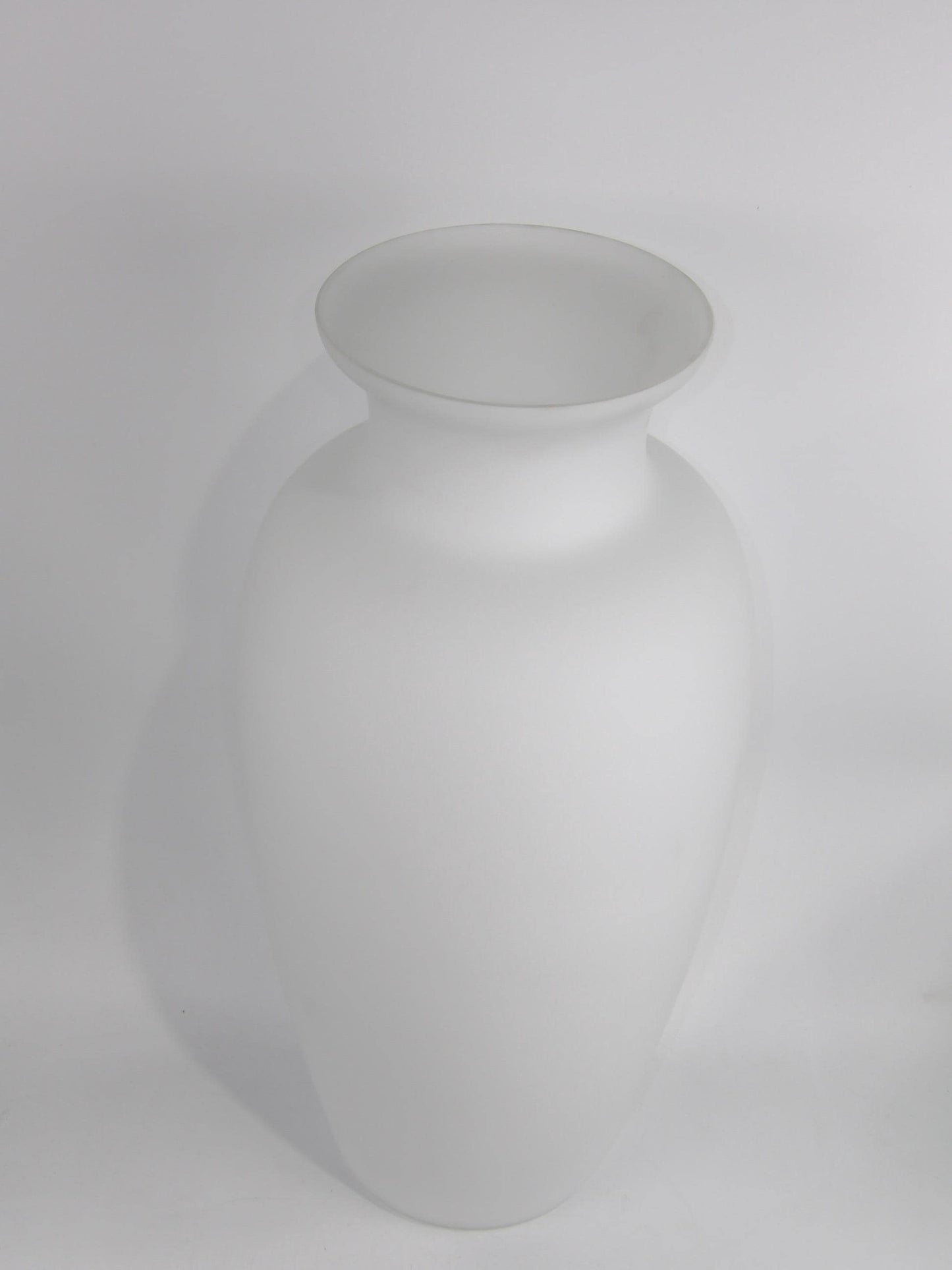 Jarrón grande blanco de corte largo hecho a mano