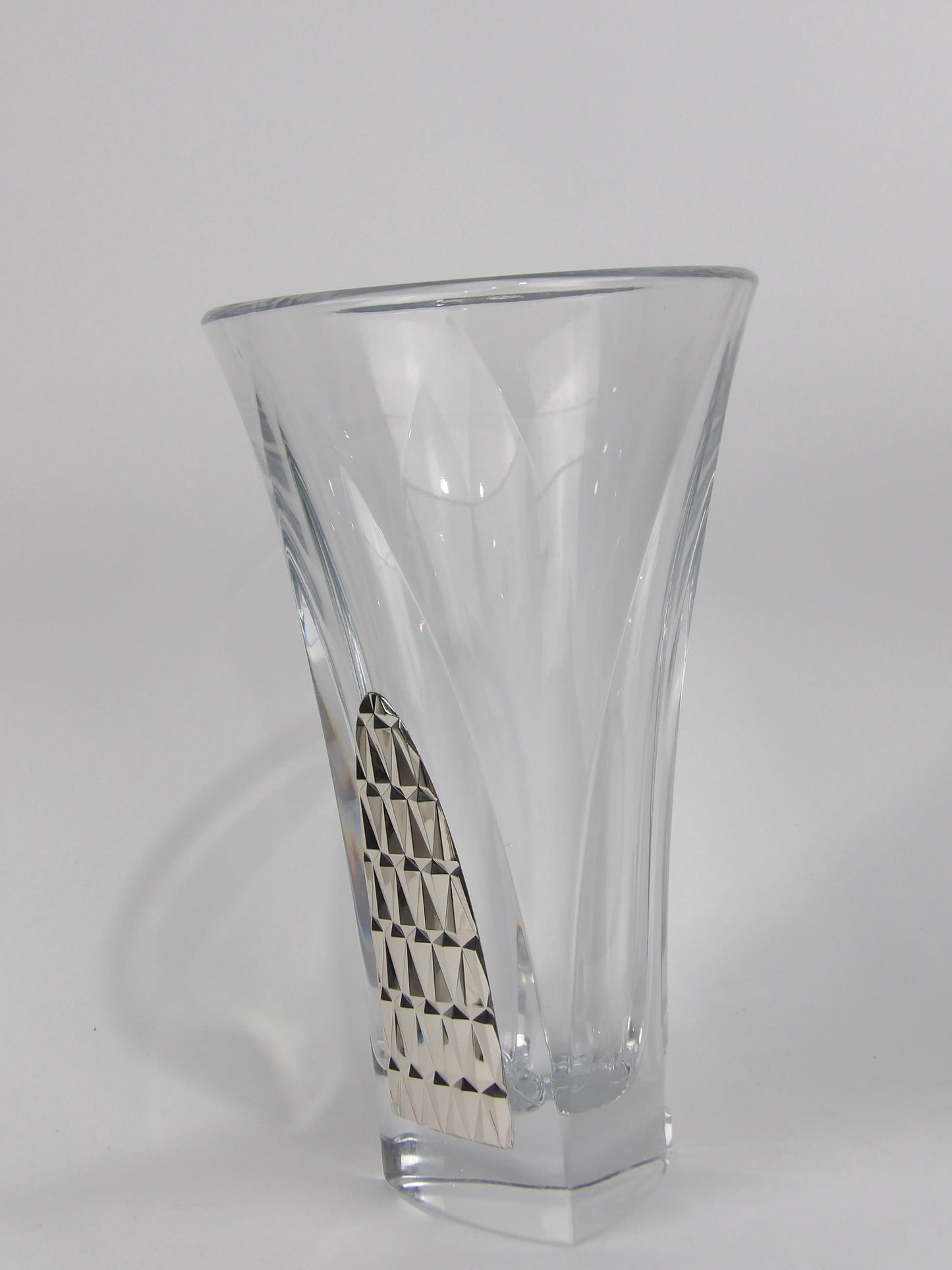 Handmade Crystal Vase with Rhombus Decoration in Silver-Coated Bilaminate