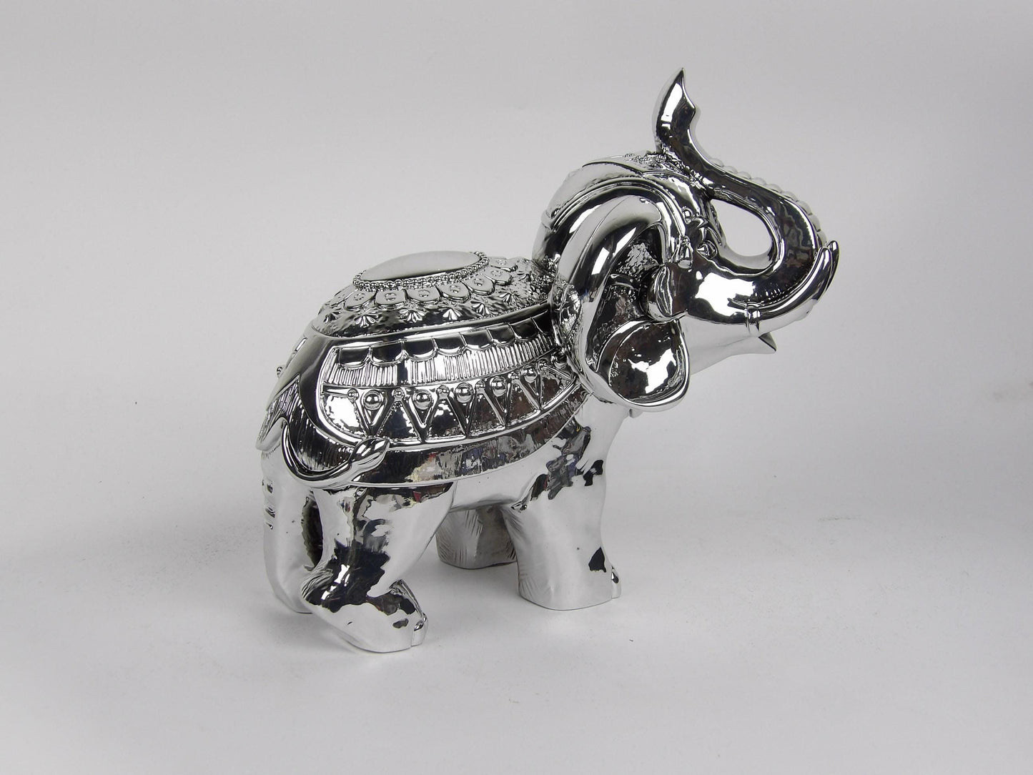 Escultura de elefante de resina plateada