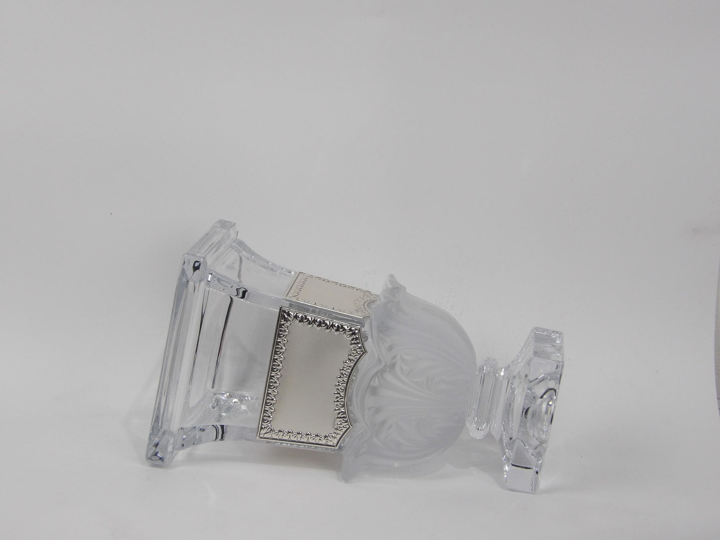 Jarrón de cristal hecho a mano con decoración bilaminada plateada