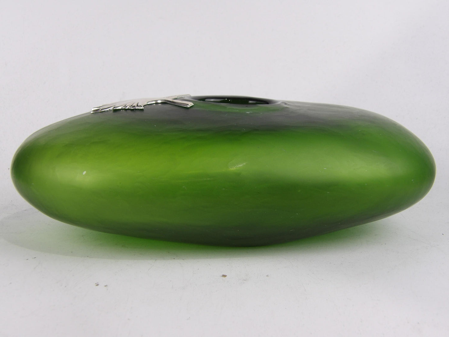 Green Cut Vase with Silver-Coated Bilaminate "Leaf"