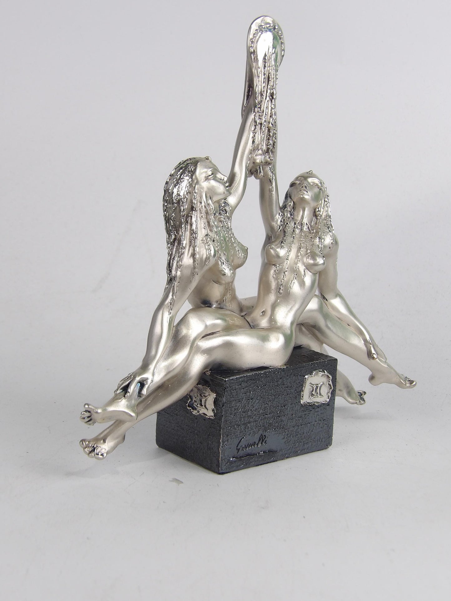 Silver-coated resin sign of the zodiac “Gemini” with black finish