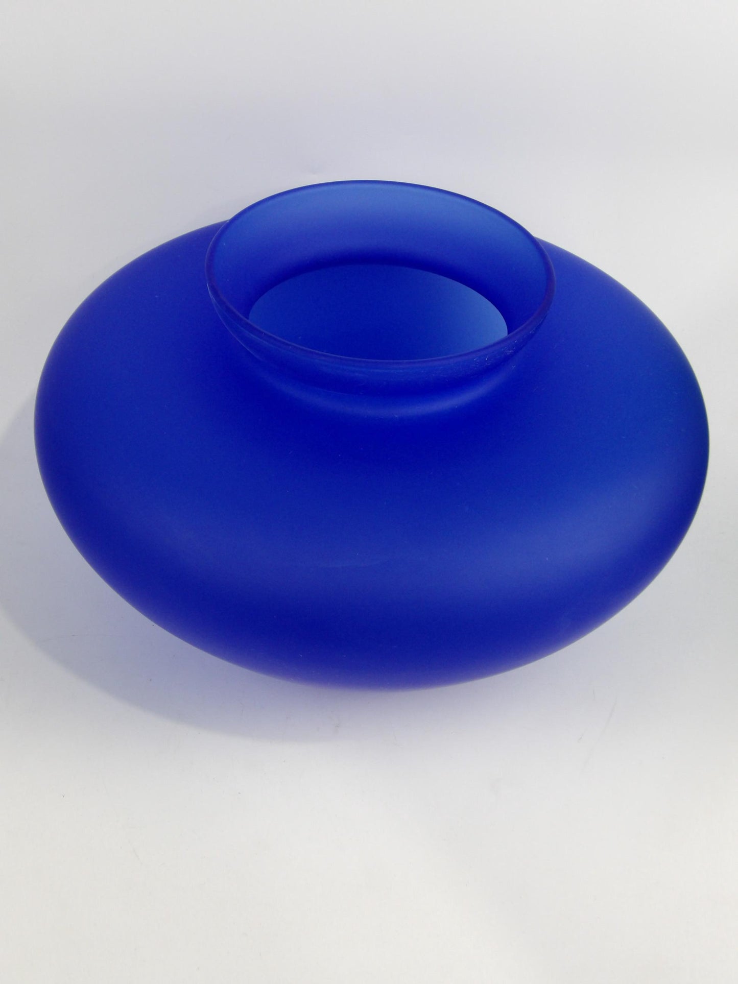 Jarrón azul artesanal hecho a mano