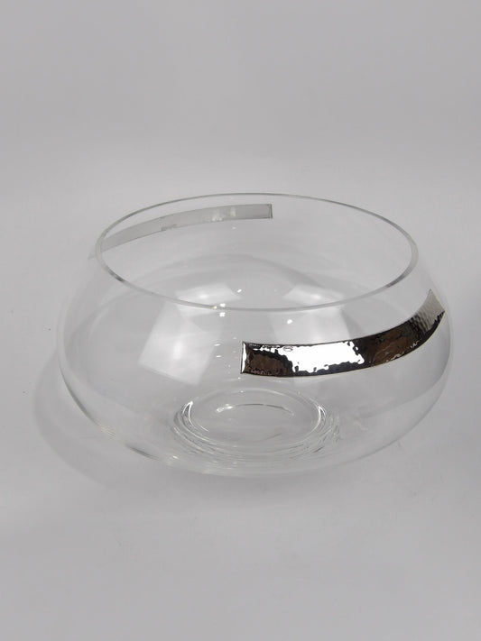 Crystal centerpiece with trimming in silver-coated bilaminate