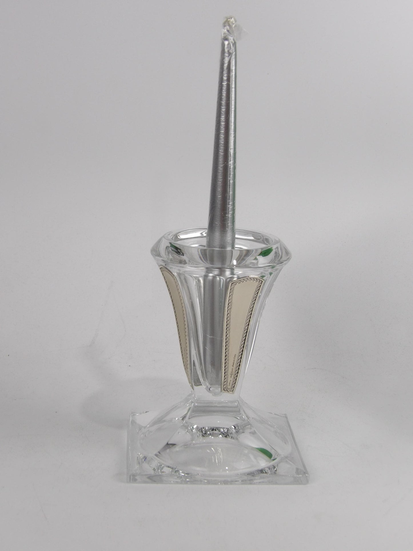Crystal candle holder with twist decoration in silver-coated Bilaminate