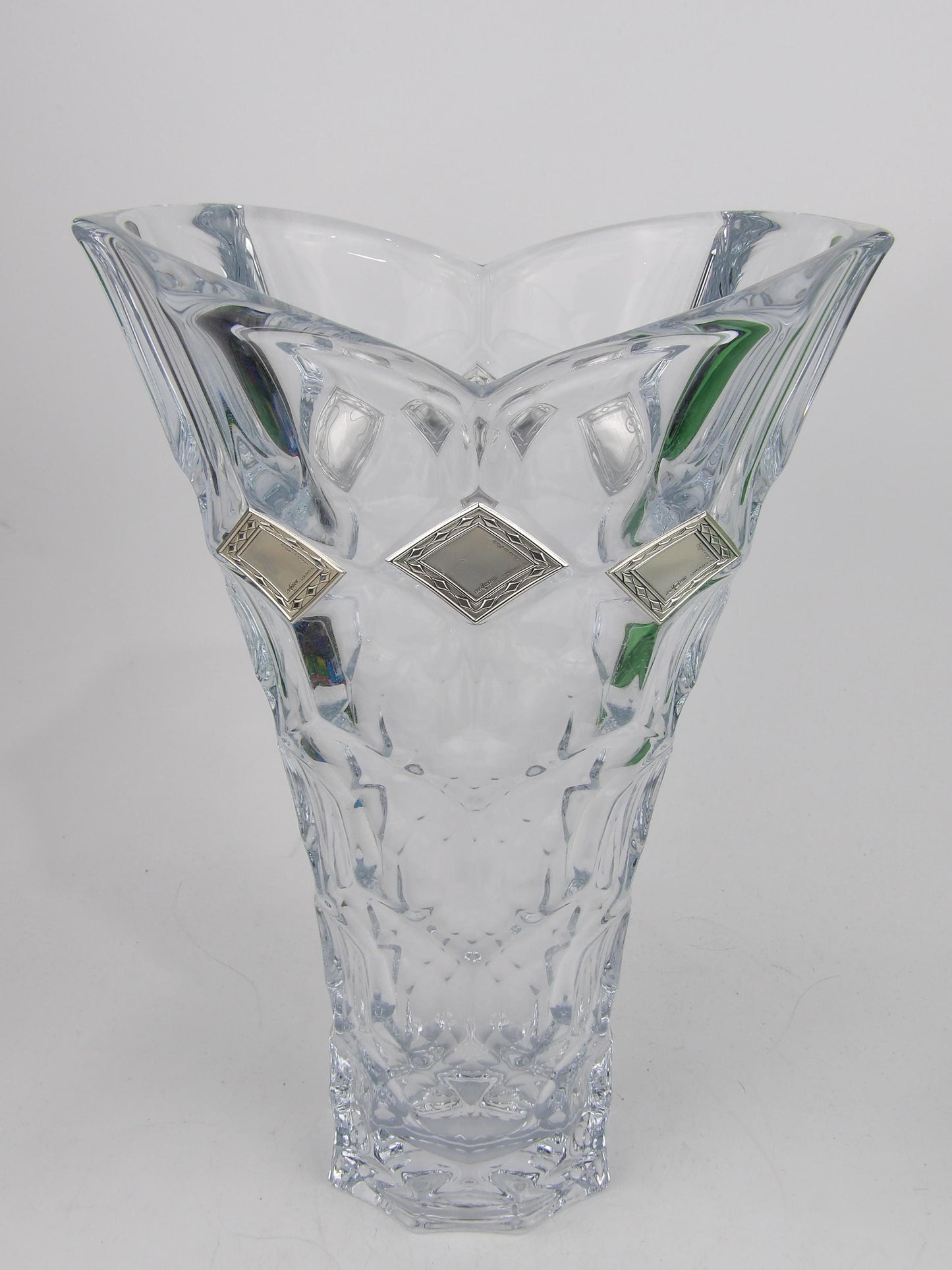 crystal vase with square decoration in silver-coated bilaminate