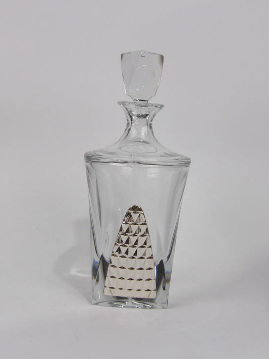 Crystal Whisky Decanter with Rhombus Decoration in Silver-Coated Bilaminate – A Bold Touch of Elegance